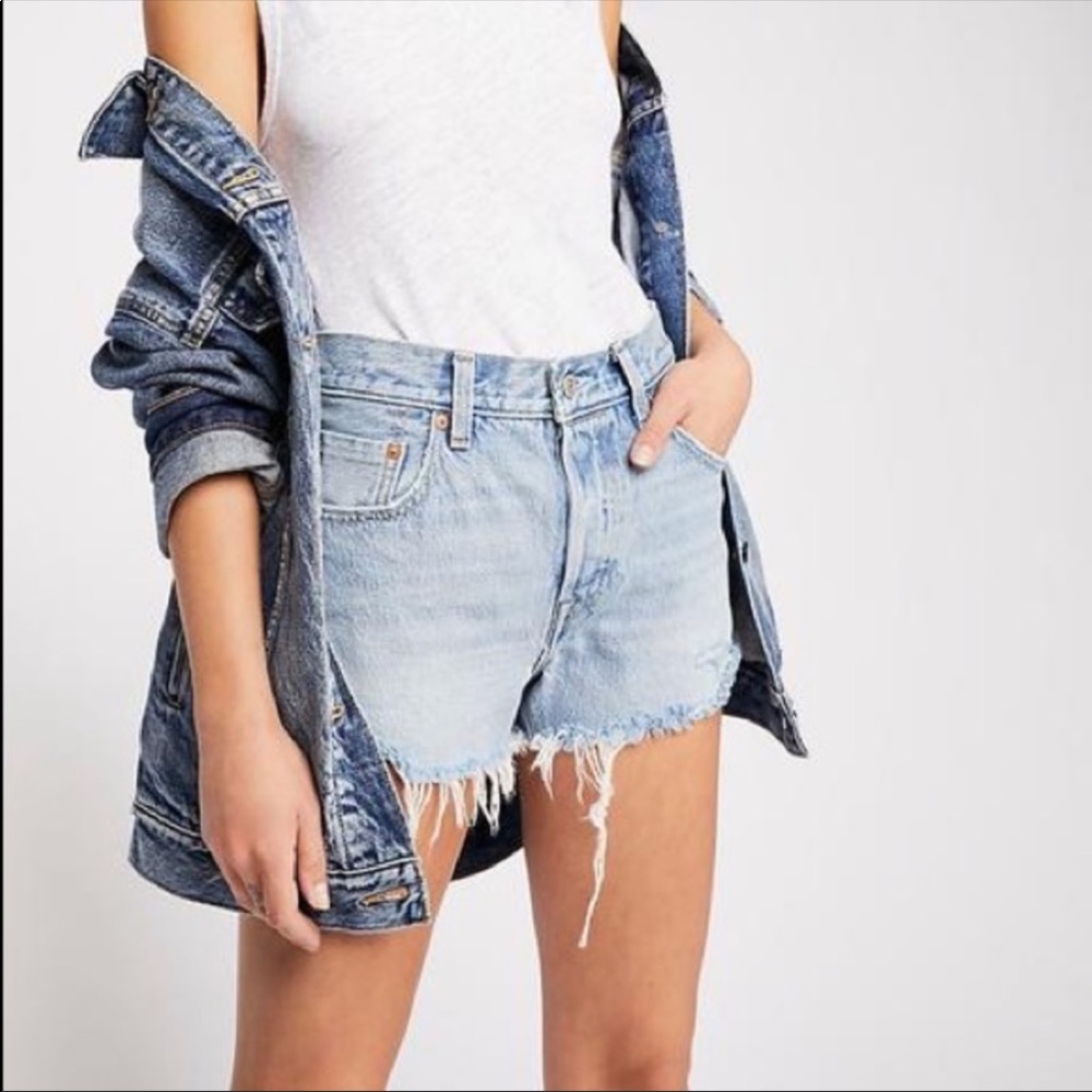 LEVIS 501 Button Fly Denim Distress Raw Hem Shorts